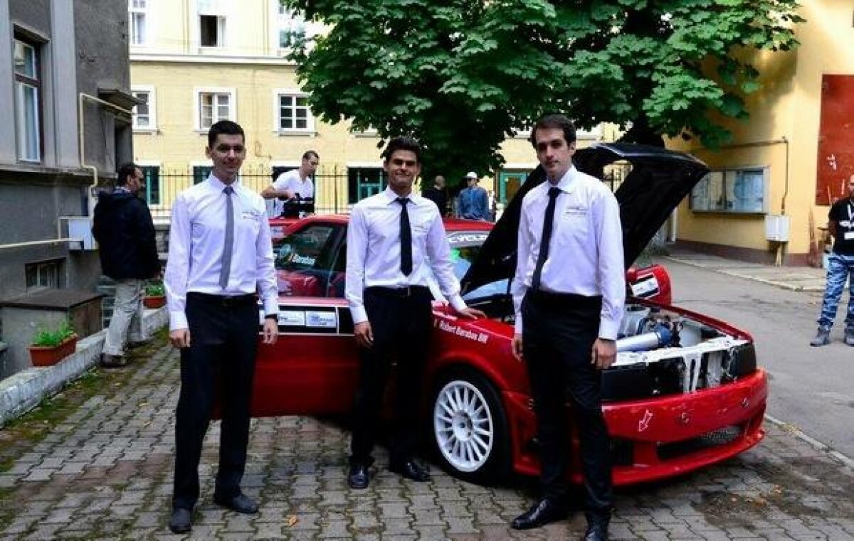 GALERIE FOTO Intră în istorie! Trei studenți români participă în Campionatul Național de Viteză cu o mașină construită de ei » Ajunge la 100 km/h la fel de repede ca un Lamborghini Diablo