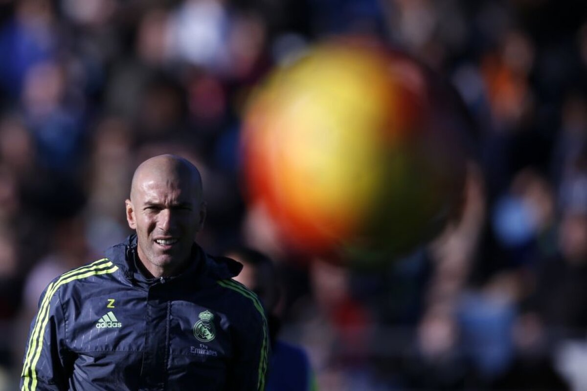 GALERIE FOTO 6.000 de oameni au asistat la primul antrenament condus de Zidane la Real Madrid