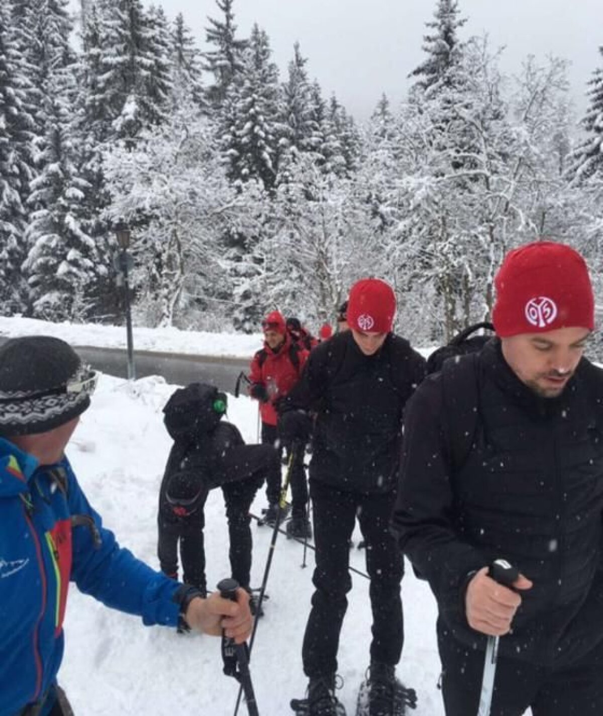 FOTO În corturi la -15 grade Celsius! Cantonament în condiții extreme pentru un club din Germania