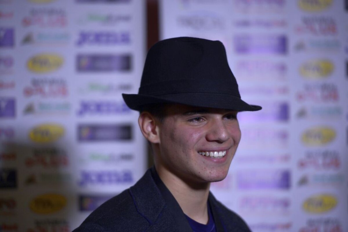 GALERIE FOTO Ianis Hagi a fost în centrul atenției » Cum s-a îmbrăcat fiul "Regelui" la Gala AFAN