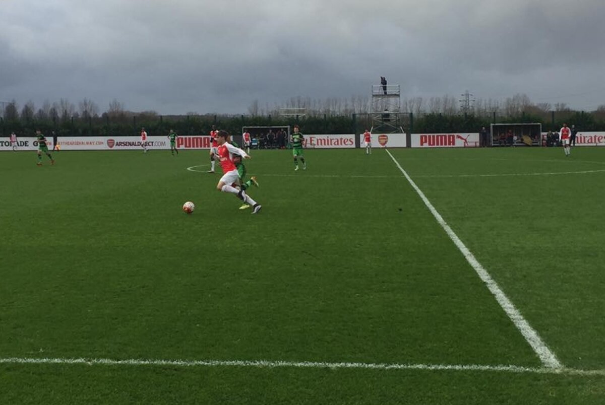 GALERIE FOTO Azi a avut loc duelul românilor în Anglia » Vlad Dragomir a marcat pentru Arsenal U18