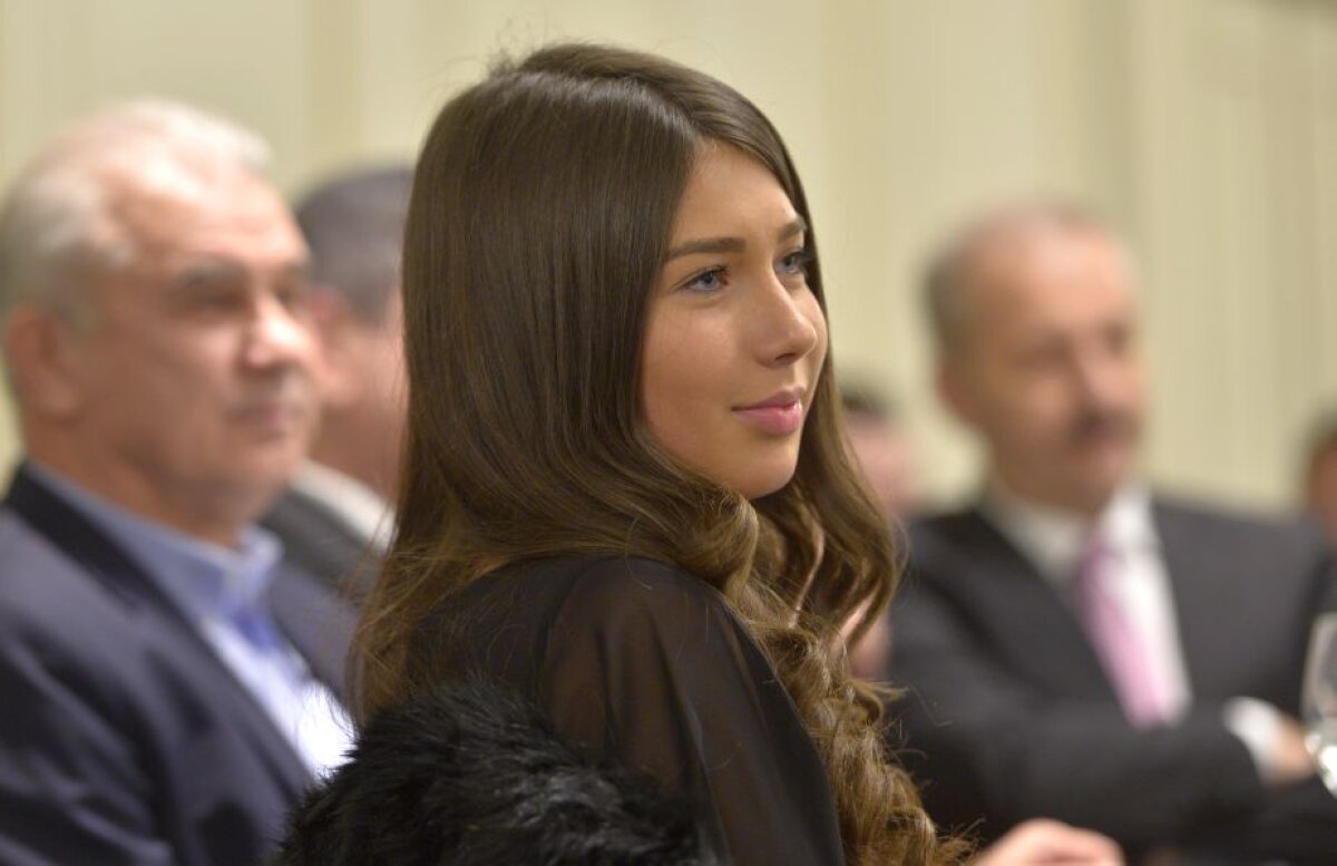 FOTO SPECTACULOS » Fiica lui Anghel Iordănescu a făcut senzație la gala AFAN cu frumusețea ei