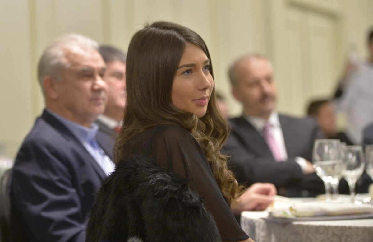 FOTO SPECTACULOS » Fiica lui Anghel Iordănescu a făcut senzație la gala AFAN cu frumusețea ei