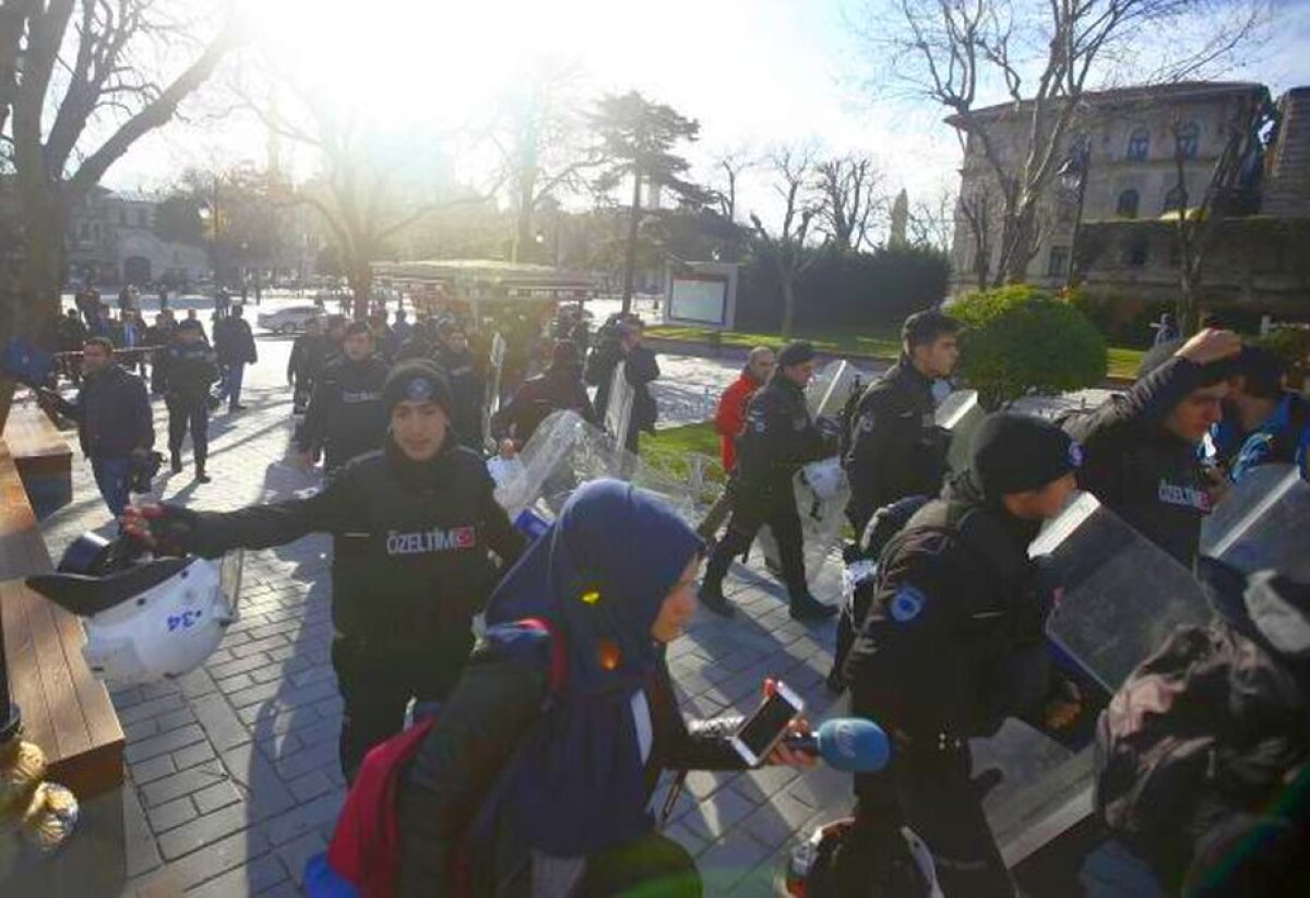 VIDEO CSU Craiova a aterizat în Turcia în plină nebunie » Centrul Istanbulului a fost devastat de o explozie puternică: cel puțin 10 morți pînă acum » Steliștii reacționează