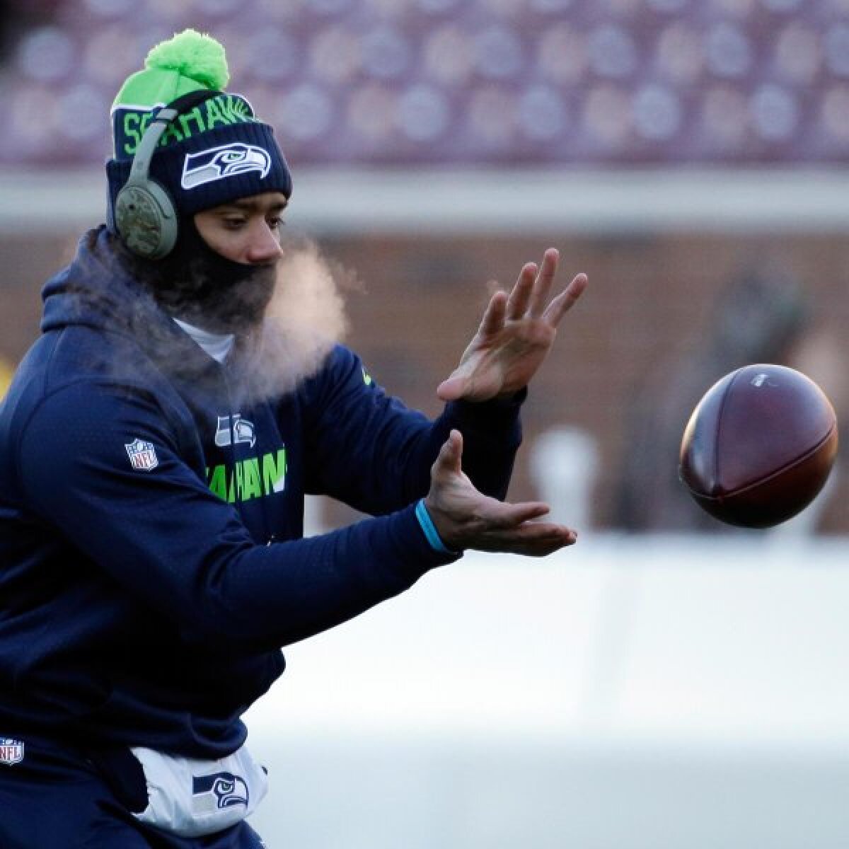 VIDEO+FOTO Steaua - Villarreal varianta NFL! Au jucat cu stadionul plin pe un frig demn de Polul Nord!