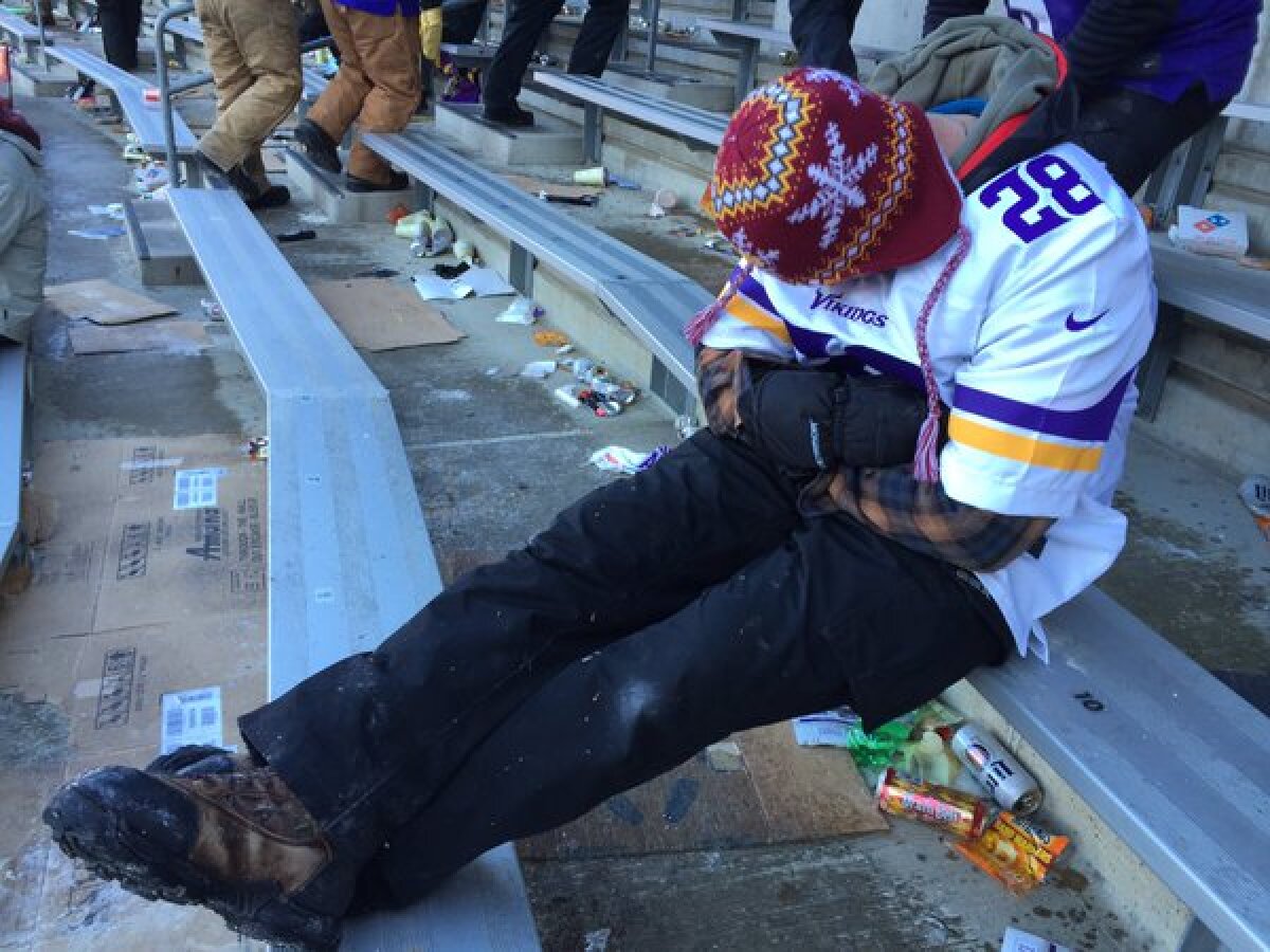 VIDEO+FOTO Steaua - Villarreal varianta NFL! Au jucat cu stadionul plin pe un frig demn de Polul Nord!