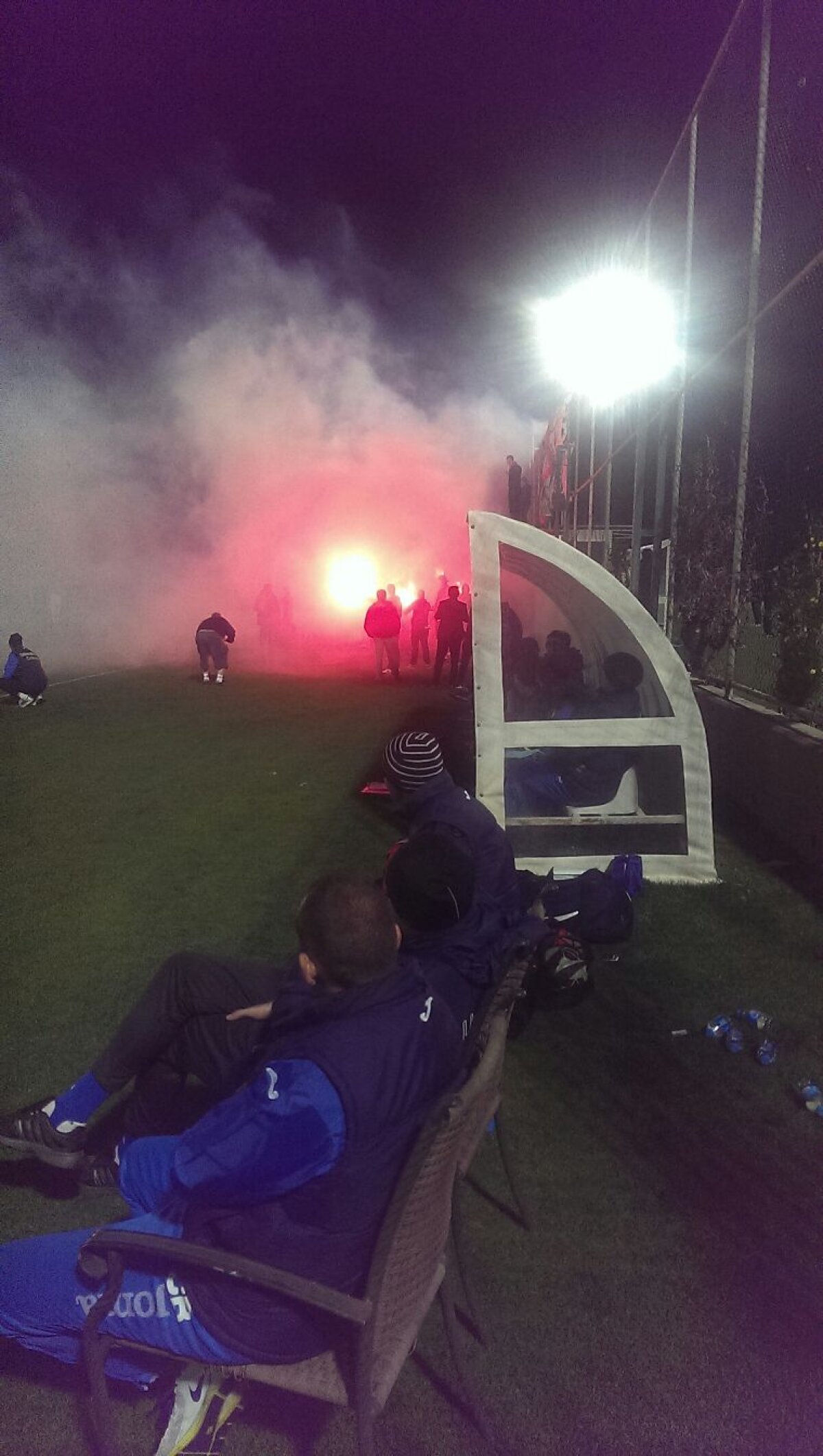 VIDEO+FOTO Amicalul lui CS U Craiova, la un pas de a fi anulat din cauza suporterilor echipei adverse