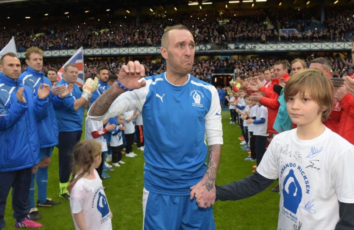 GALERIE FOTO "M-au făcut să mă simt ca un rege!" » La Gala Balonului de Aur, Messi, Ronaldo și Neymar l-au încurajat pe fostul fotbalist Fernando Ricksen, care suferă de o boală cumplită