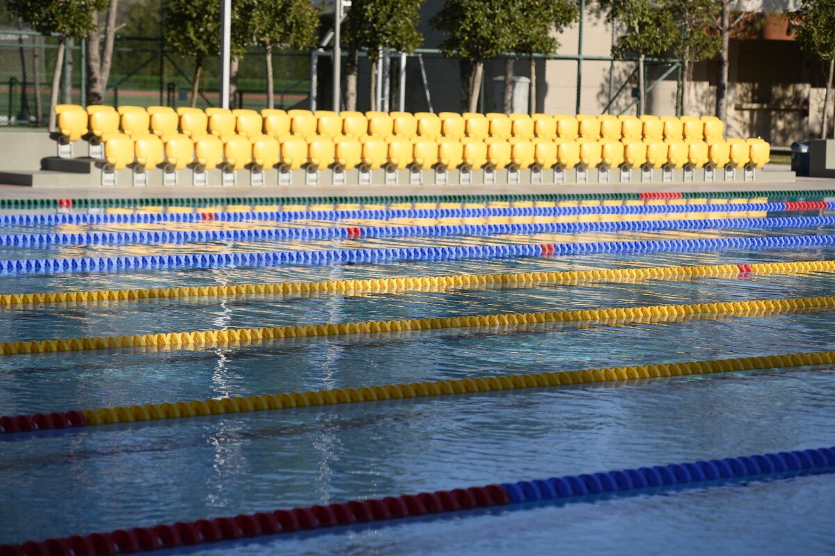 Ce nu găsești în România » Superbazin olimpic în ţara fără nataţie. Fotografii uimitoare 