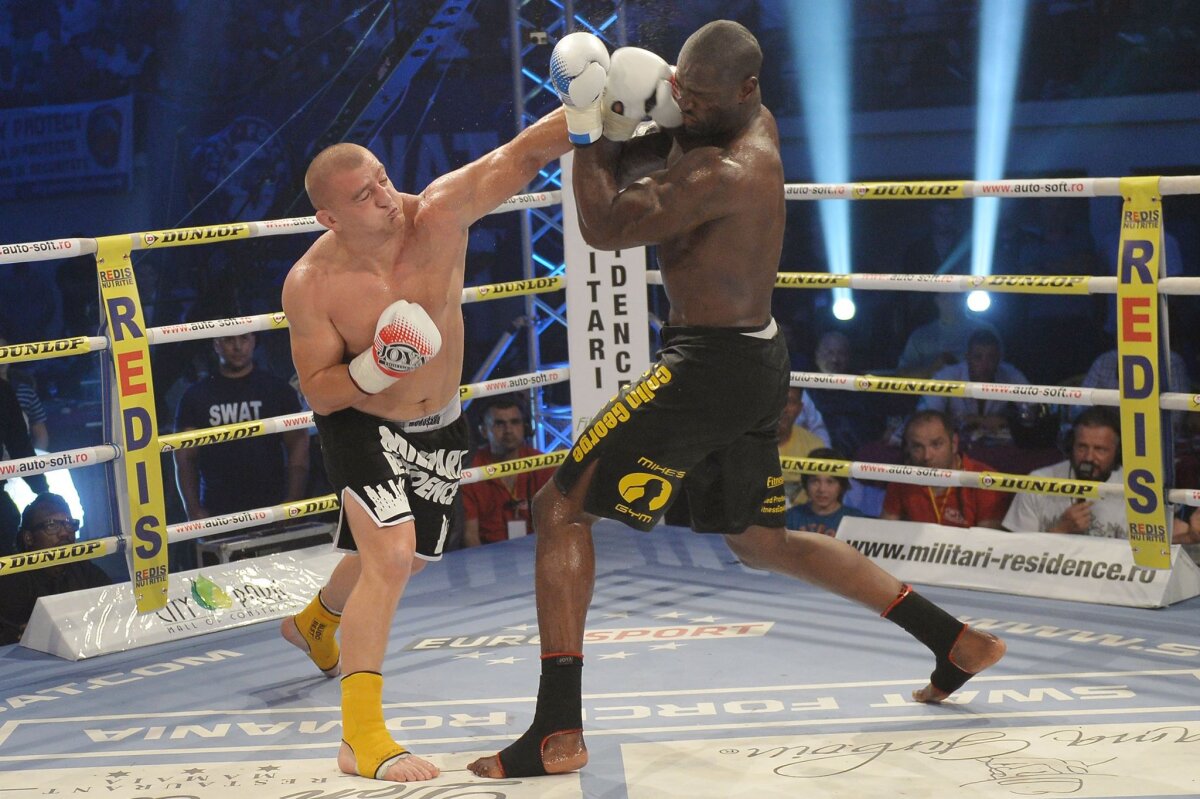 VIDEO + FOTO Astea sînt cele mai tari KO din Superkombat în anul 2015! Imagini de senzație