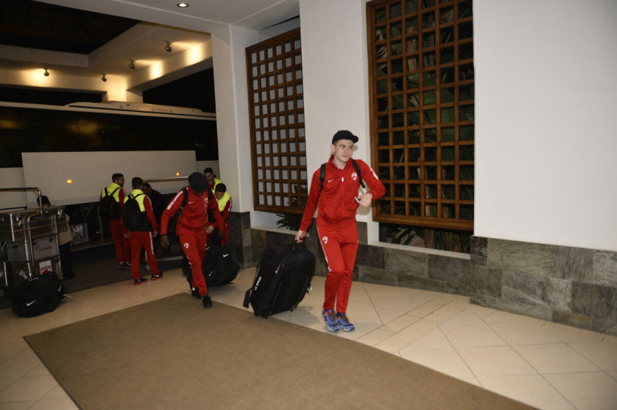 FOTO "Cîinii" au ajuns în Cipru » Imagini de la sosirea lui Dinamo