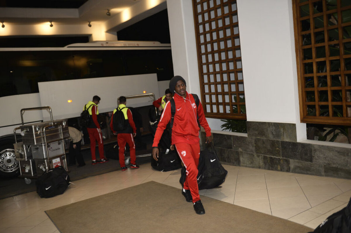 FOTO "Cîinii" au ajuns în Cipru » Imagini de la sosirea lui Dinamo