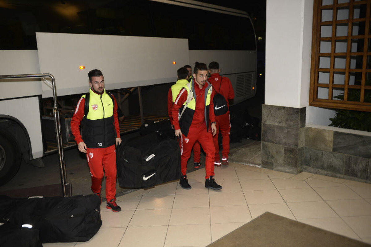 FOTO "Cîinii" au ajuns în Cipru » Imagini de la sosirea lui Dinamo