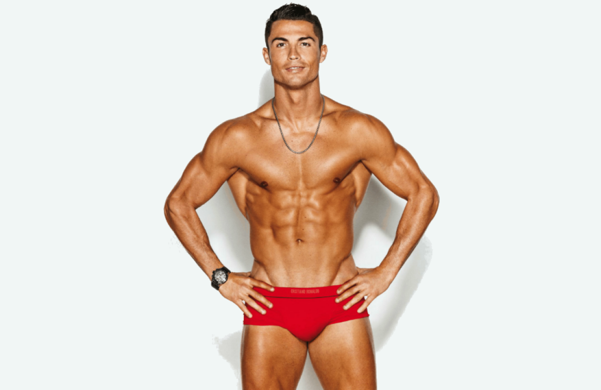FOTO Adevărul despre ședința foto a lui Ronaldo » Cum arată abdomenul portughezului în realitate, comparativ cu revista