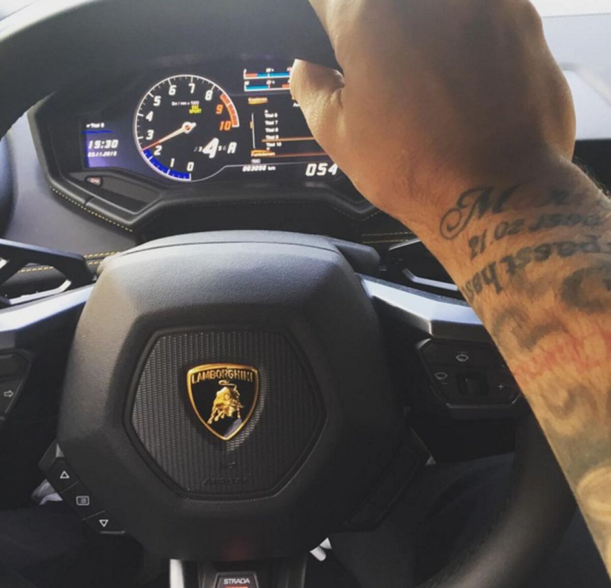 VIDEO "Bad Boy" Timo i-a impresionat deja pe steliști » Nu cu mingea, ci un cu un garaj impresionant