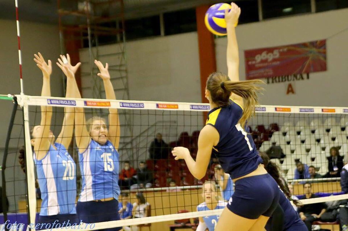 GALERIE FOTO Fiica lui Florin Motroc face senzație pe terenul de volei cu frumusețea sa