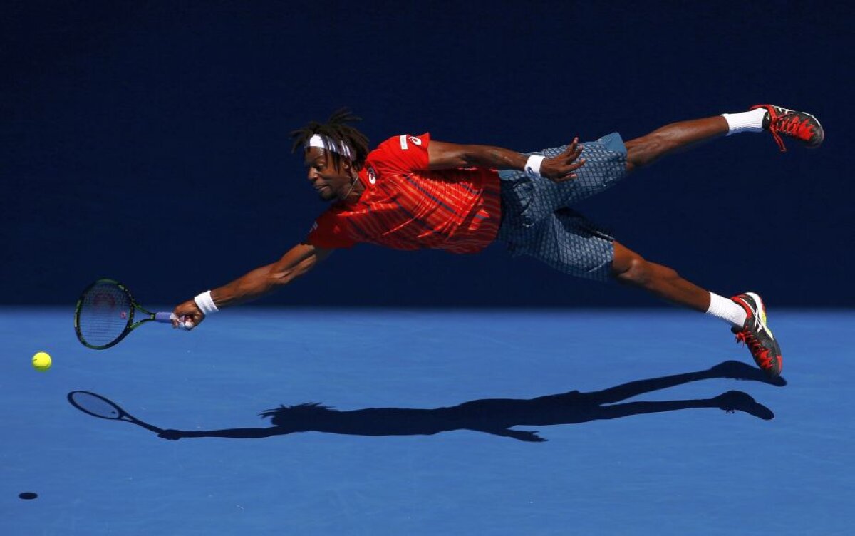 VIDEO + GALERIE FOTO Superman Monfils » Francezul a reușit un plonjon marca Boris Becker şi a oferit faza zilei la Australian Open