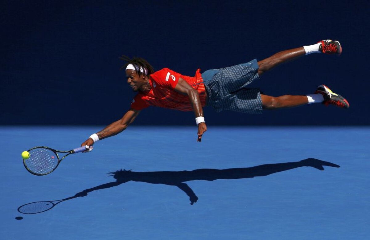 VIDEO + GALERIE FOTO Superman Monfils » Francezul a reușit un plonjon marca Boris Becker şi a oferit faza zilei la Australian Open