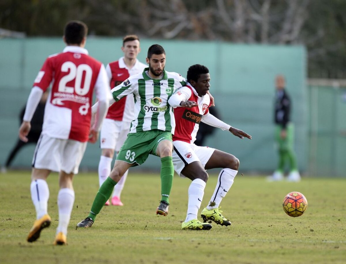 GALERIE FOTO » Dinamo - Aris Limassol 1-1 » "Cîinii" se specializează în remize 