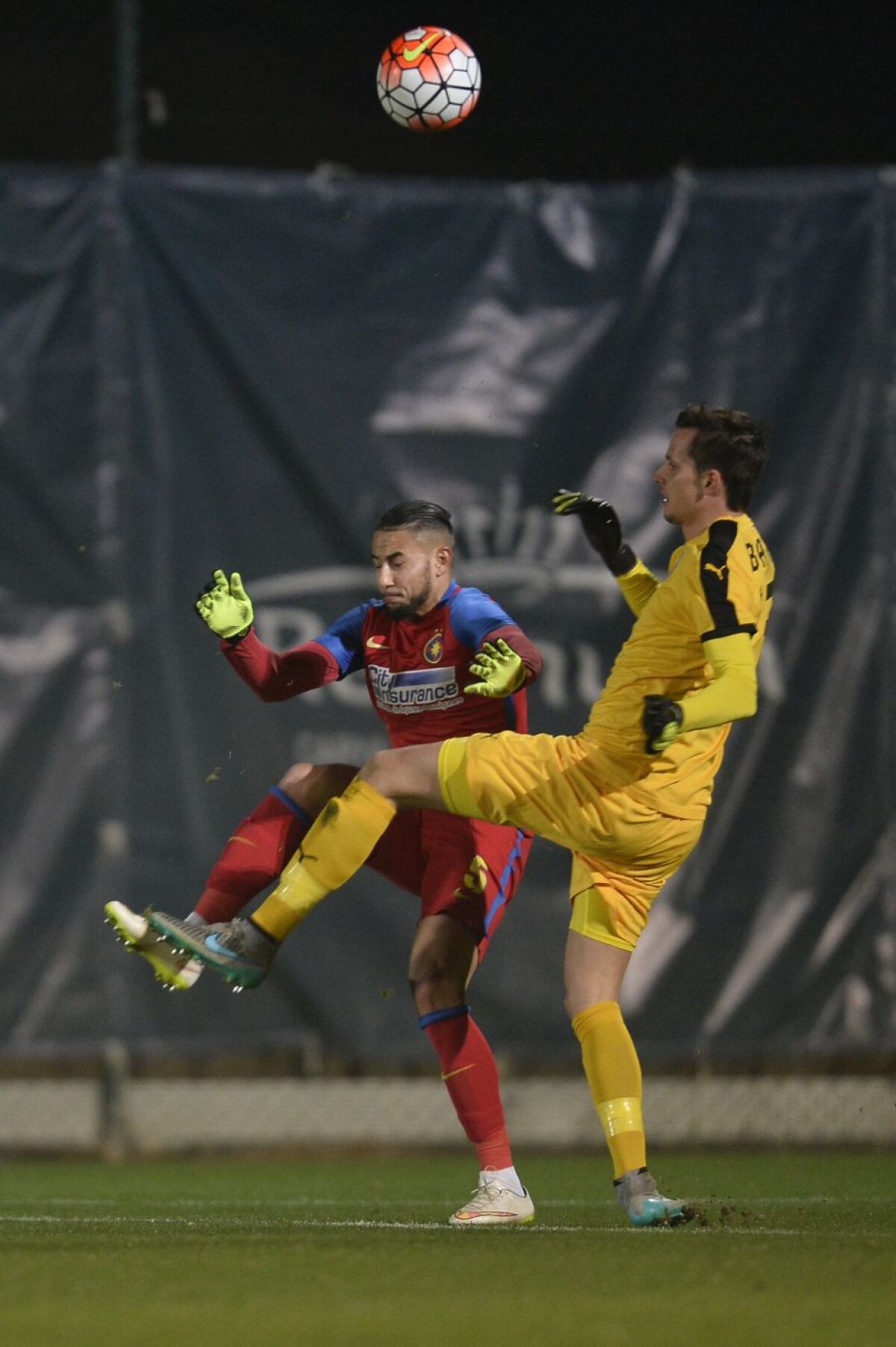 VIDEO + FOTO Steliștii încep să-și arate colții! Victorie în cel de-al doilea amical, scor 2-0 cu Ujpest