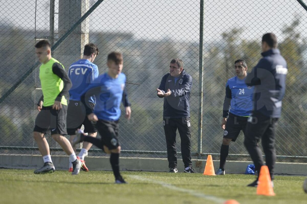 Corespondență din Antalya Gică Popescu este în formă maximă  » "Baciul" se află în cantonament cu Viitorul și s-a antrenat azi cot la cot cu echipa lui Hagi