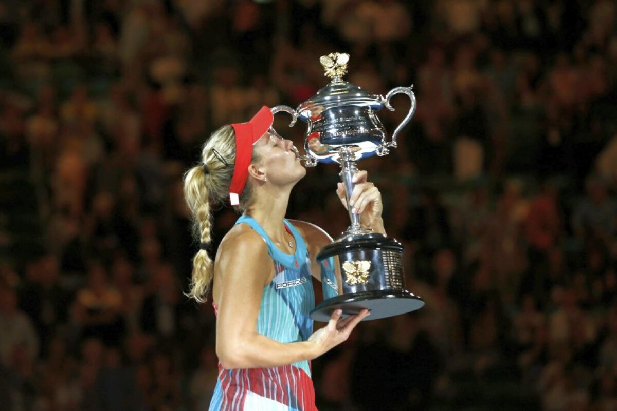 GALERIE FOTO Cele mai frumoase imagini după finala Australian Open » Cum a felicitat-o Serena pe Kerber