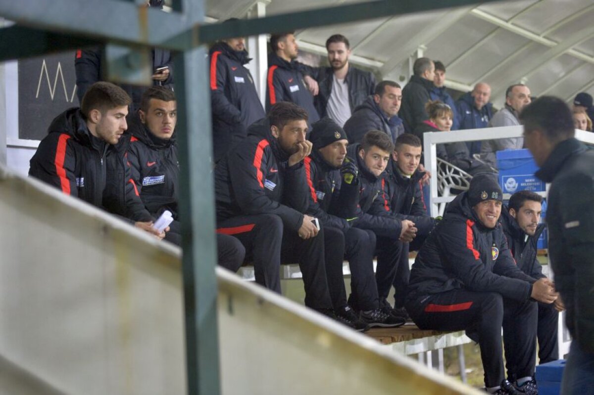 Surpriză la amicalul României: jucătorii Stelei au venit la teren