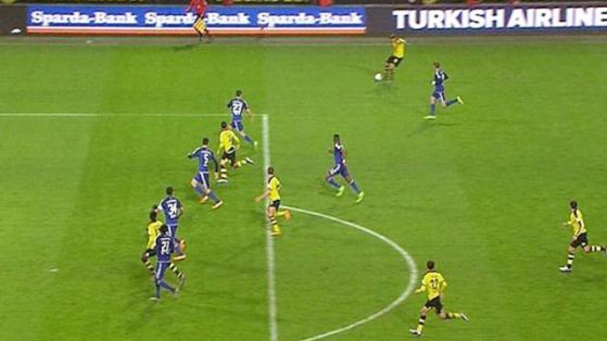VIDEO Reluarea pe tabelă a unui gol înscris din ofsaid la Dortmund - Ingolstadt l-a împiedicat pe arbitru să-l anuleze: ”Ne alergau fanii!”