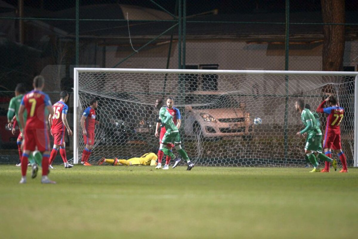 VIDEO+FOTO Moţificaţi » Cosmin, portarul-minune ce a scos Steaua din Champions League în 2014, le-a oferit iar venin rivalilor