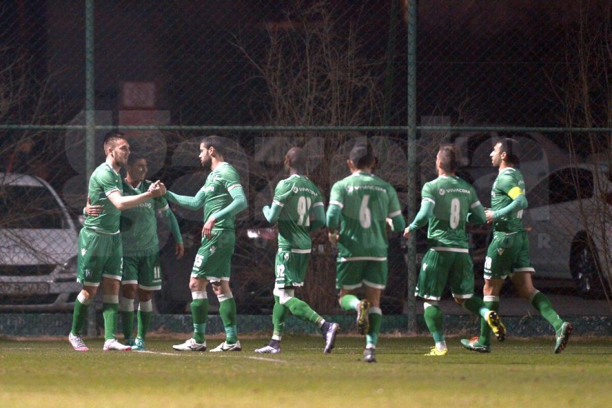 VIDEO+FOTO Moţificaţi » Cosmin, portarul-minune ce a scos Steaua din Champions League în 2014, le-a oferit iar venin rivalilor