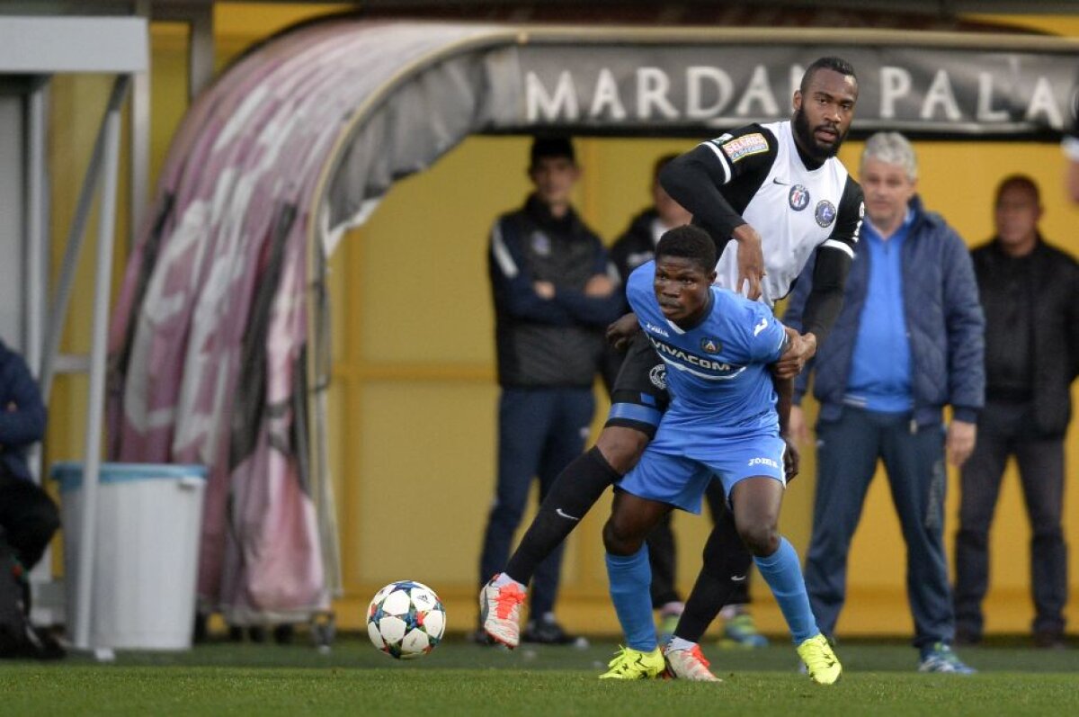 FOTO + VIDEO Hagi, plin de nervi la amicalul cu Levski » A fost eliminat, dar a refuzat să plece de pe bancă!