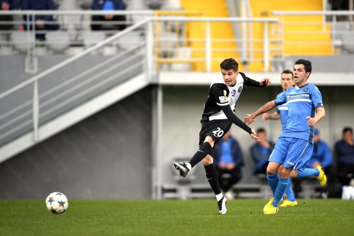 FOTO + VIDEO Hagi, plin de nervi la amicalul cu Levski » A fost eliminat, dar a refuzat să plece de pe bancă!