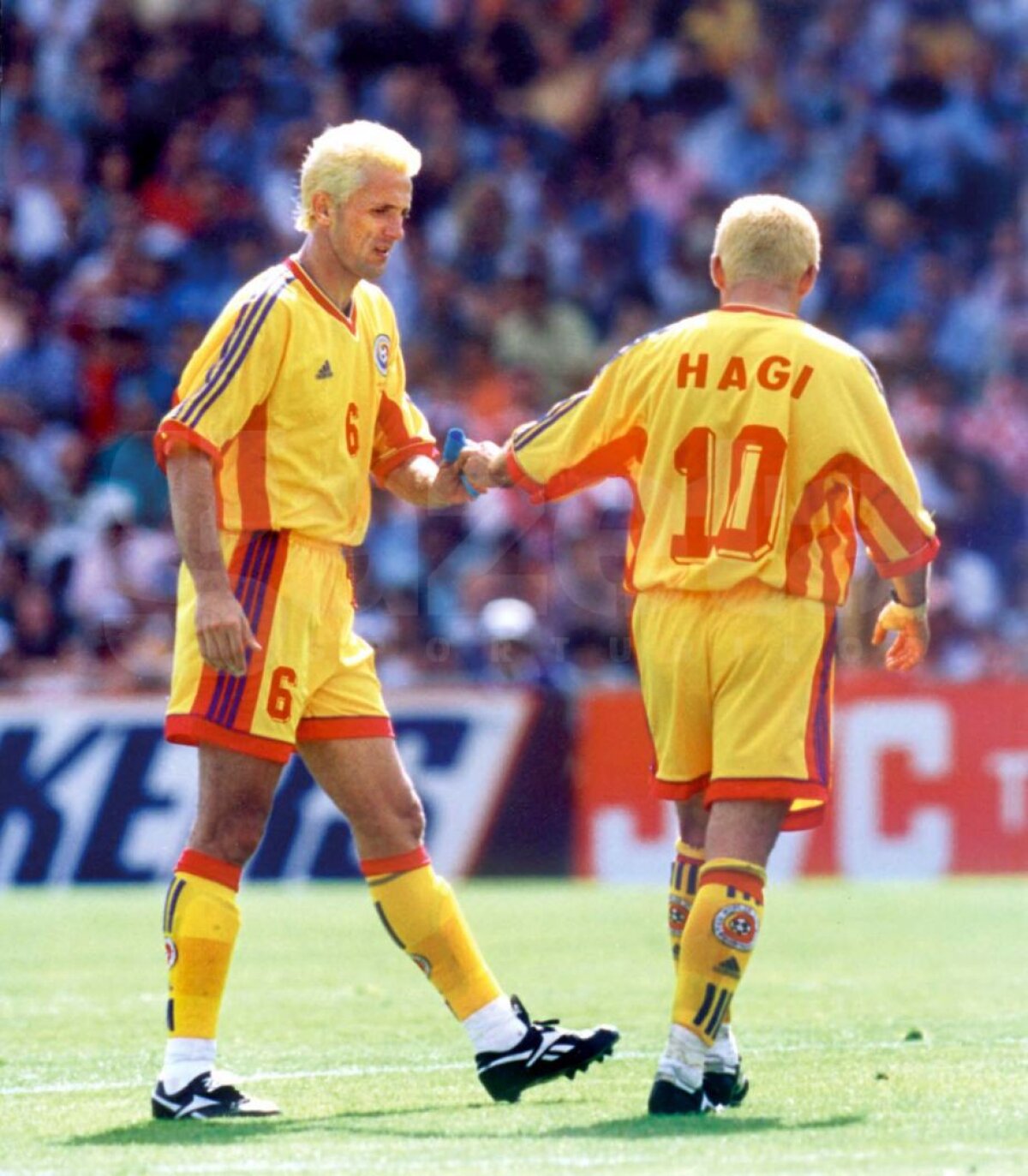 VIDEO Gică Hagi, la 51 de ani! Imagini de colecție cu "Regele" de-a lungul carierei » 10 lucruri inedite pe care puţini le ştiu despre cel mai mare fotbalist român