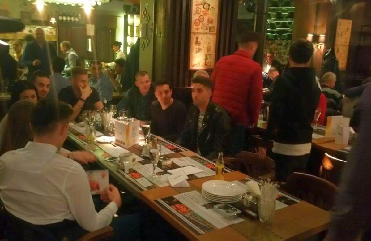 FOTO Gloriile dinamoviste și jucătorii "cîinilor" au luat masa împreună » Negoiță, discuție aprinsă cu Mihalcea