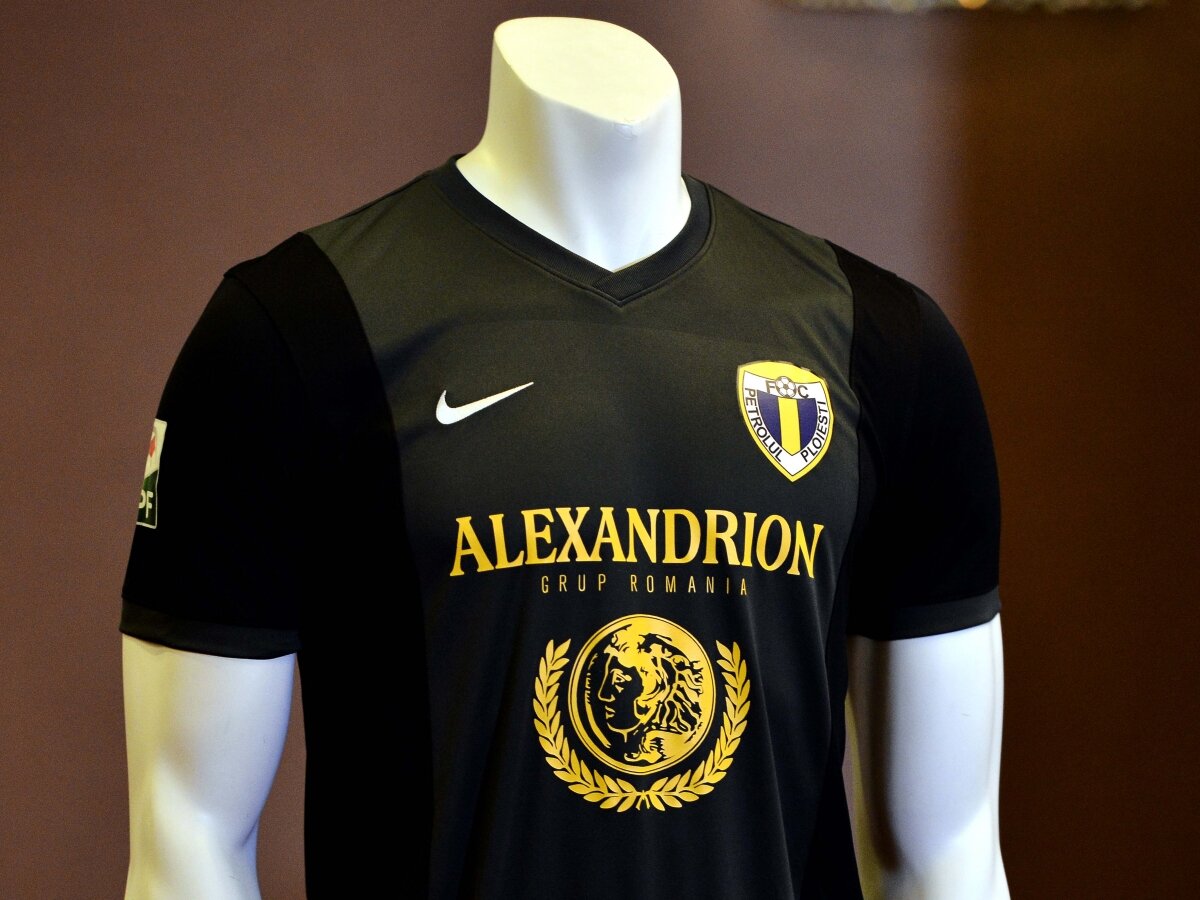 Ca Steaua la începutul anilor 2000 » Dinamo a făcut azi anunțul oficial: mai mulți bani în club