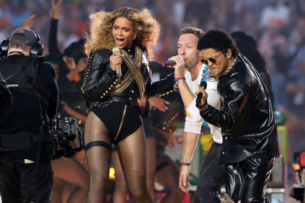 Ziua bătrînului » Peyton Manning a cîștigat finala NFL la 40 de ani. Denver Broncos e noua regină a Americii