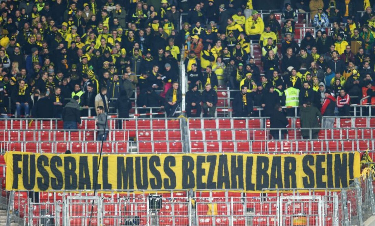 VIDEO Unici şi la nemulţumiri! Protest inedit al fanilor lui Dortmund! 