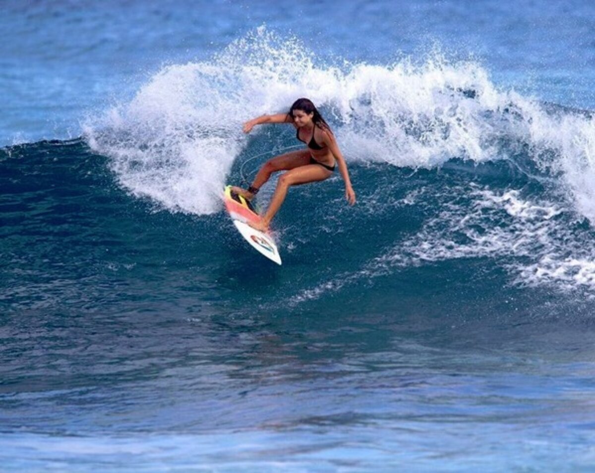 Cea mai fierbinte galerie foto » Ea este cea mai sexy surferiță și incinge imaginația fanilor