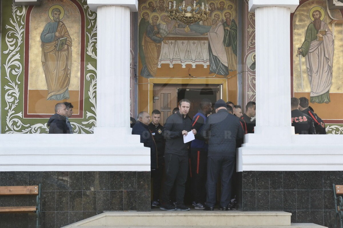 GALERIE FOTO + VIDEO Nu l-au lăsat singur pe Tamaș » Toată echipa Stelei a mers azi la biserică » Reacția lui Gigi Becali