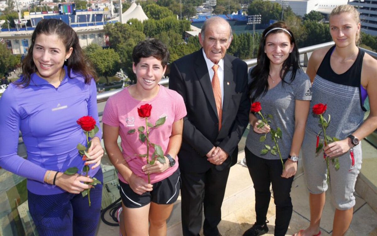 FOTO Surpriză pentru Halep de Ziua Îndrăgostiților » A primit un trandafir roșu