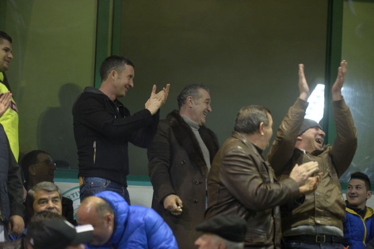 FOTO MM și-a făcut apariția în tribune la Chiajna, alături de Becali, și a fost aplaudat la scenă deschisă