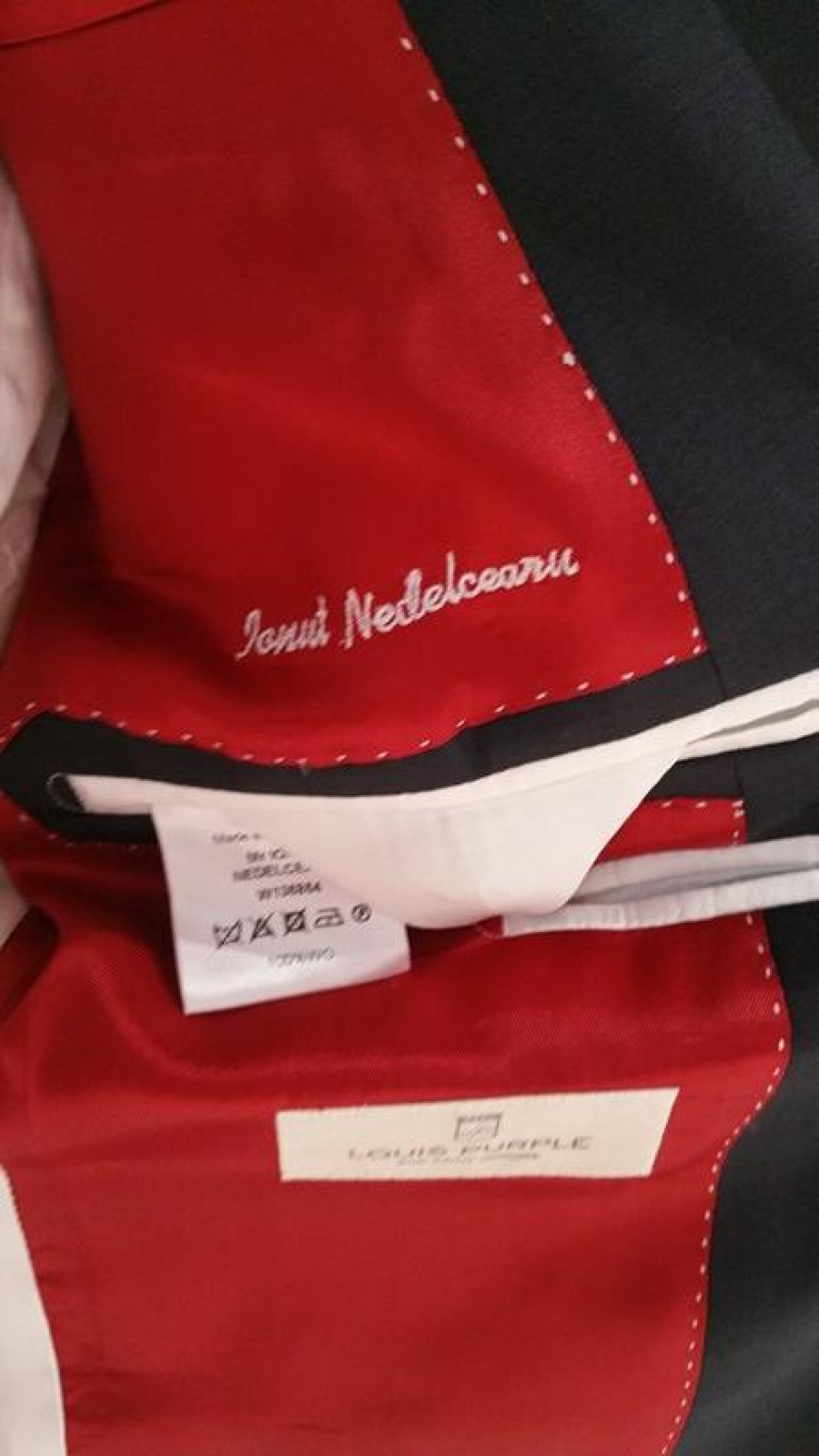 FOTO "Câinii" în haine noi » Dinamo a semnat azi un contract care o face să arate ca echipele mari