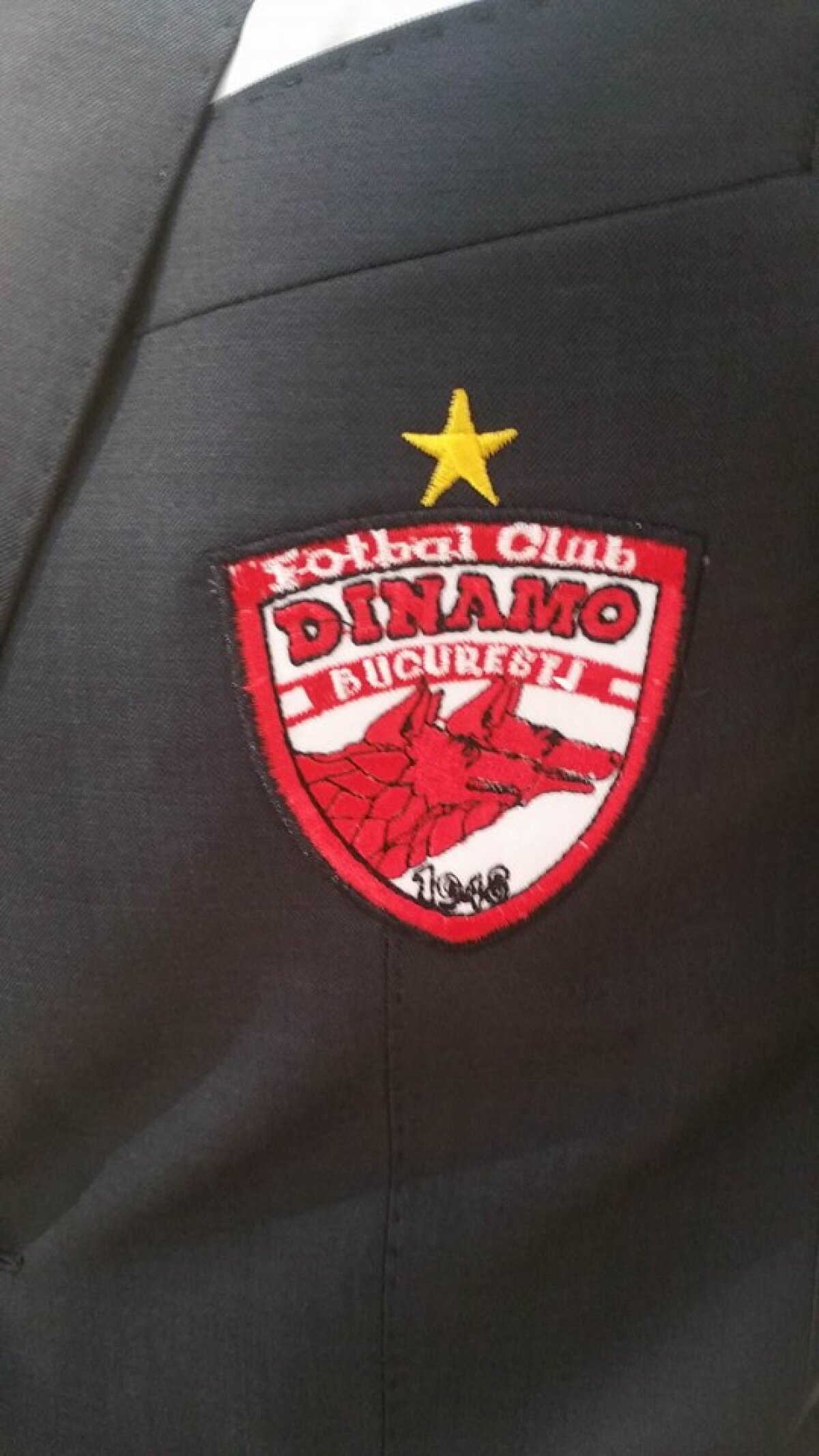 FOTO "Câinii" în haine noi » Dinamo a semnat azi un contract care o face să arate ca echipele mari