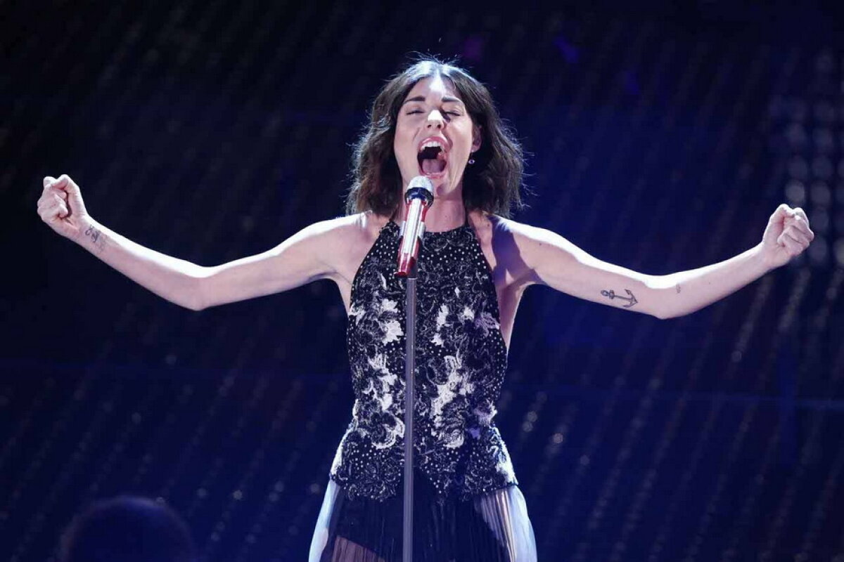 "Max" Biaggi s-a priceput mai bine la motociclete decît la femei. Fostul campion se căsătorește din nou