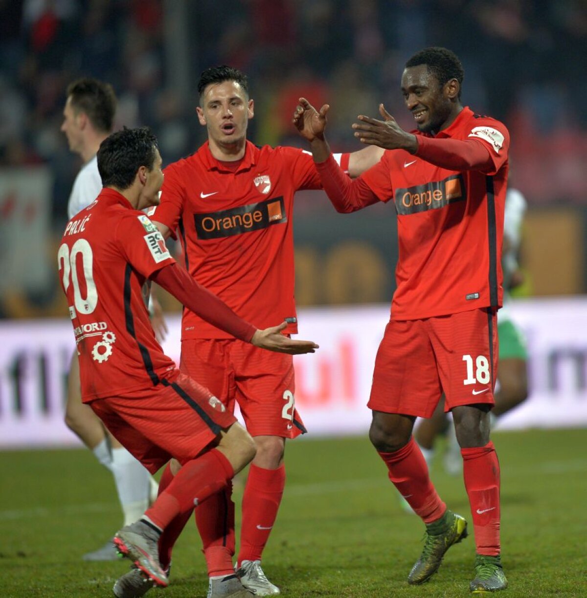 FOTO + VIDEO Dinamo - Concordia Chiajna 4-0 » Bombe de la Essombe! "Câinii" îi sfâșie pe ilfoveni și așteaptă derby-ul cu Astra 