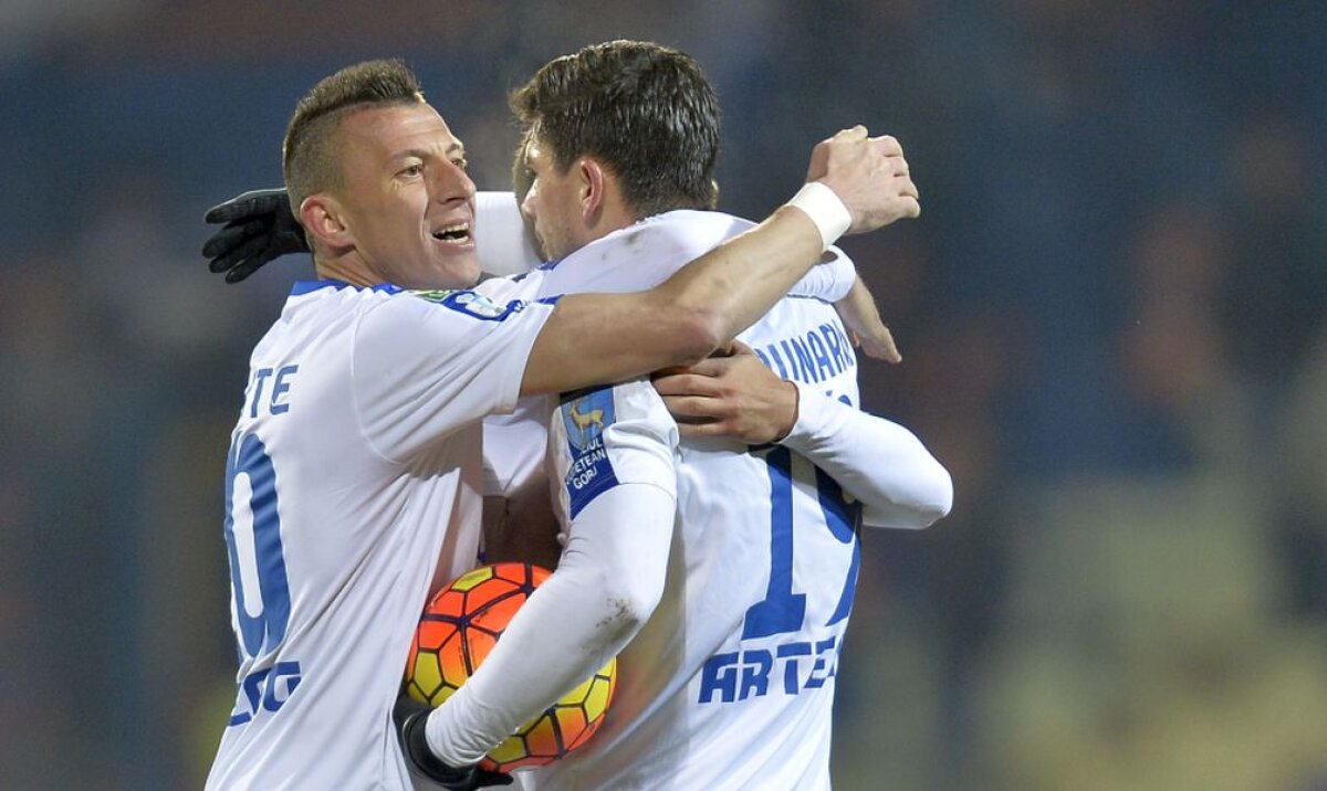 FOTO Miting pentru salvarea celor de la Pandurii » 5.000 de oameni au protestat la Tg. Jiu