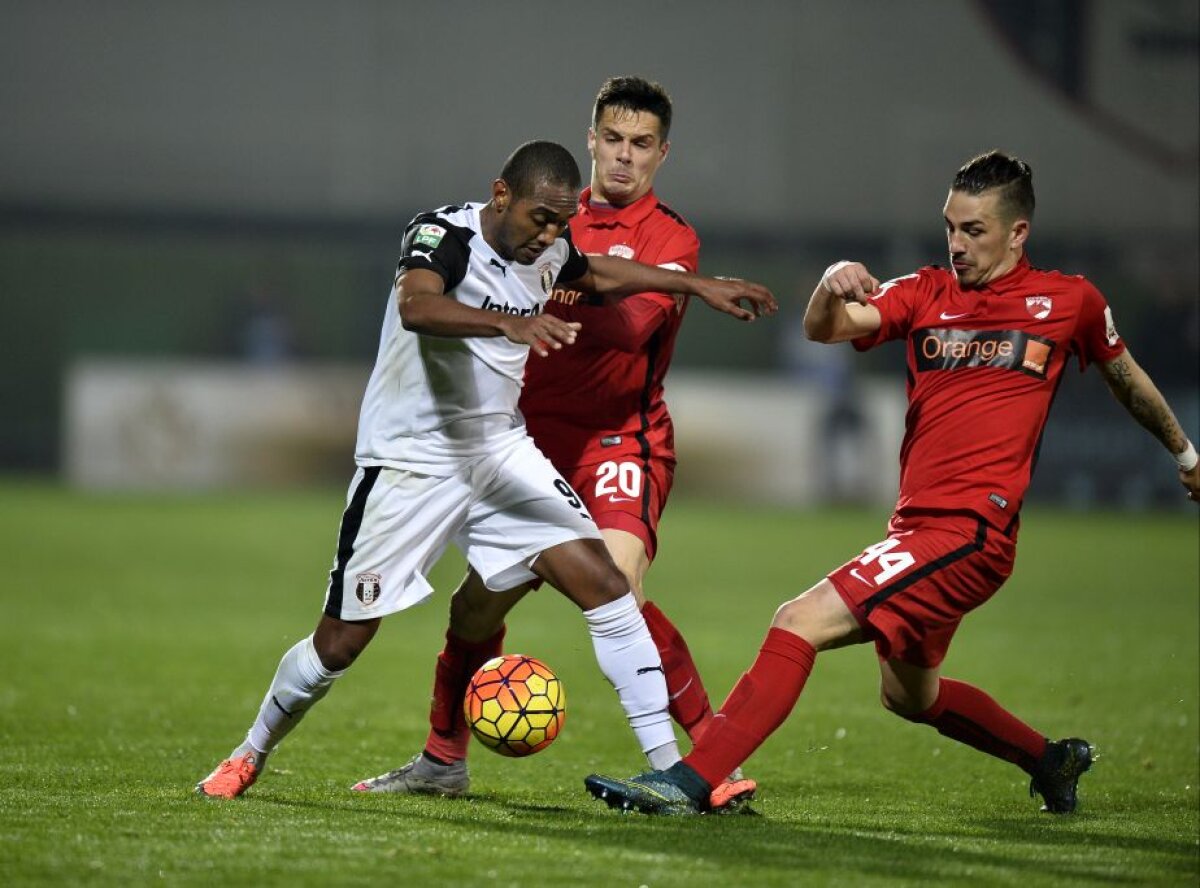 VIDEO și FOTO Egal cu scandal la Giurgiu! Astra - Dinamo 1-1, iar echipa lui Șumudică e prima la finalul sezonului regulat