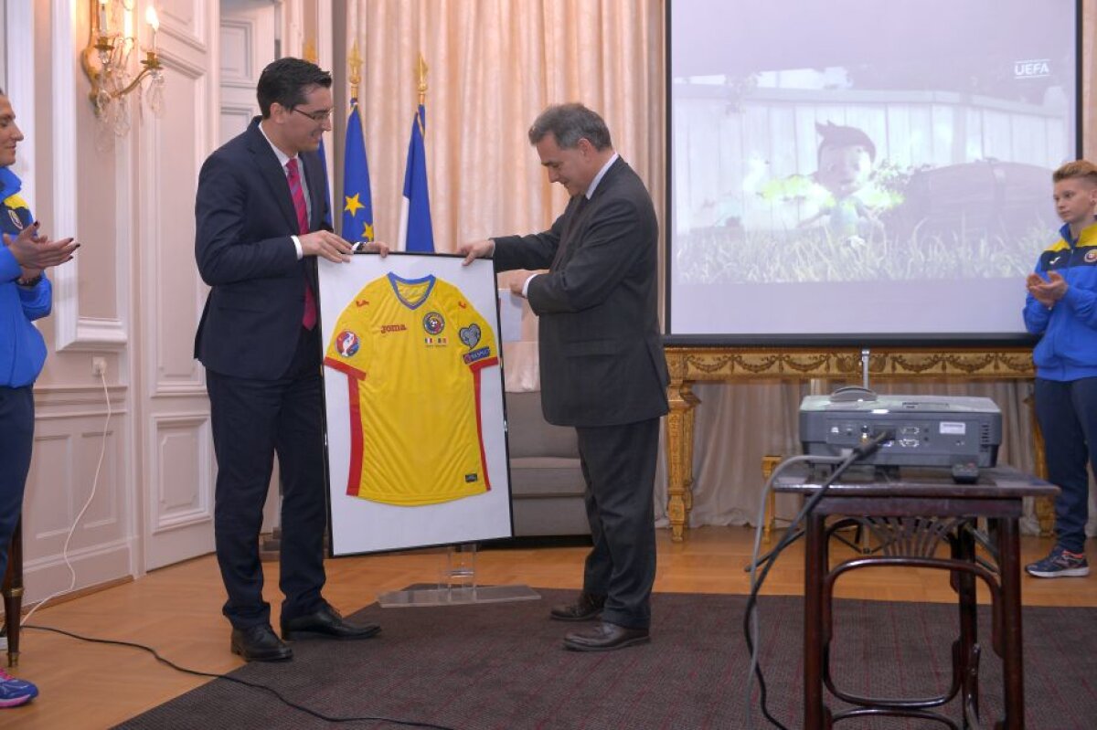 FOTO Așa va arăta tricoul României în primul meci la EURO 2016 » Răzvan Burleanu l-a prezentat