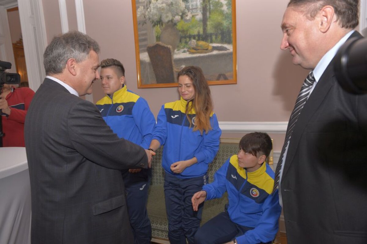 FOTO Așa va arăta tricoul României în primul meci la EURO 2016 » Răzvan Burleanu l-a prezentat