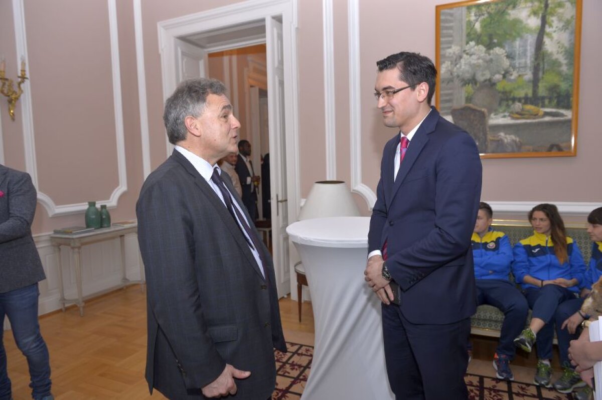 FOTO Așa va arăta tricoul României în primul meci la EURO 2016 » Răzvan Burleanu l-a prezentat